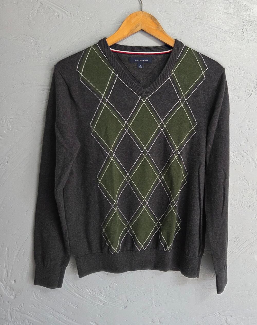 Tommy Hilfiger long sleeve V Neck Sweater woman's size Medium